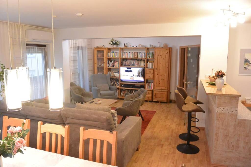 Beste Lage Im Zentrum Und Am Hofgarten 150Qm Mit Klima, 2Xbalkon, Aufzug, Familienfreundlich Bayreuth Esterno foto